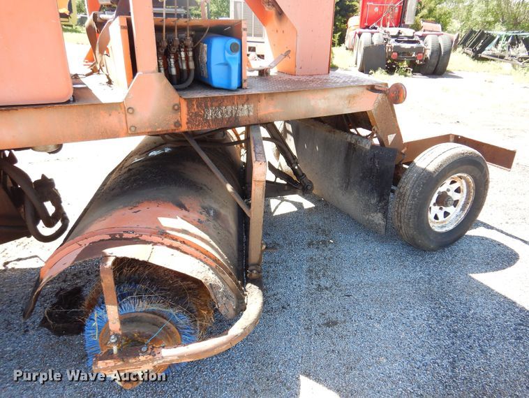 image for item DN0371 1999 Broce RC350  broom