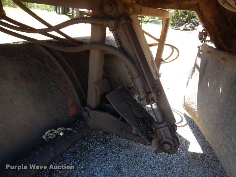 image for item DN0371 1999 Broce RC350  broom