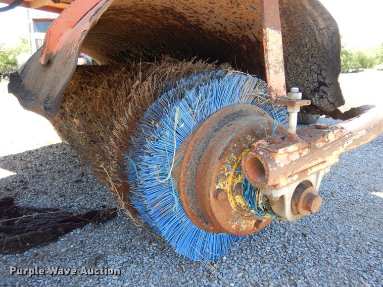 image for item DN0371 1999 Broce RC350  broom