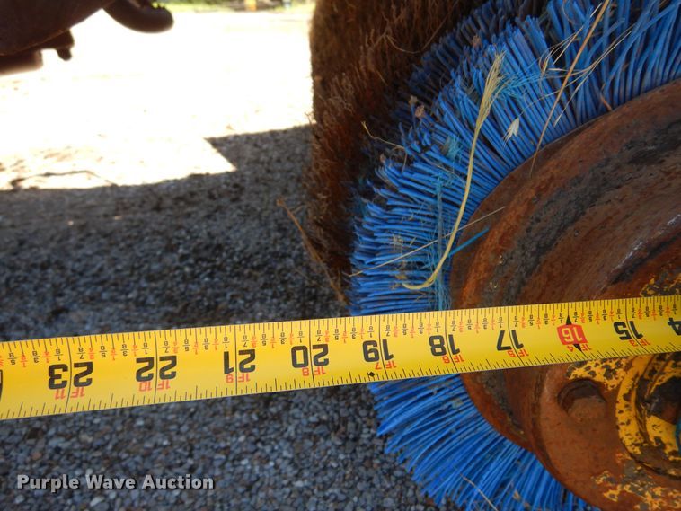 image for item DN0371 1999 Broce RC350  broom