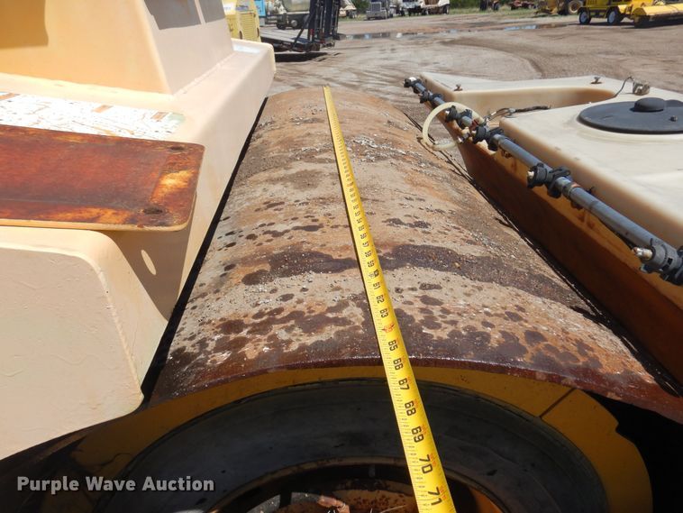 image for item DN0372 Hyster C766B  double drum vibratory roller