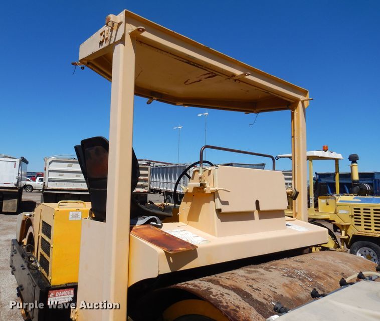 image for item DN0372 Hyster C766B  double drum vibratory roller