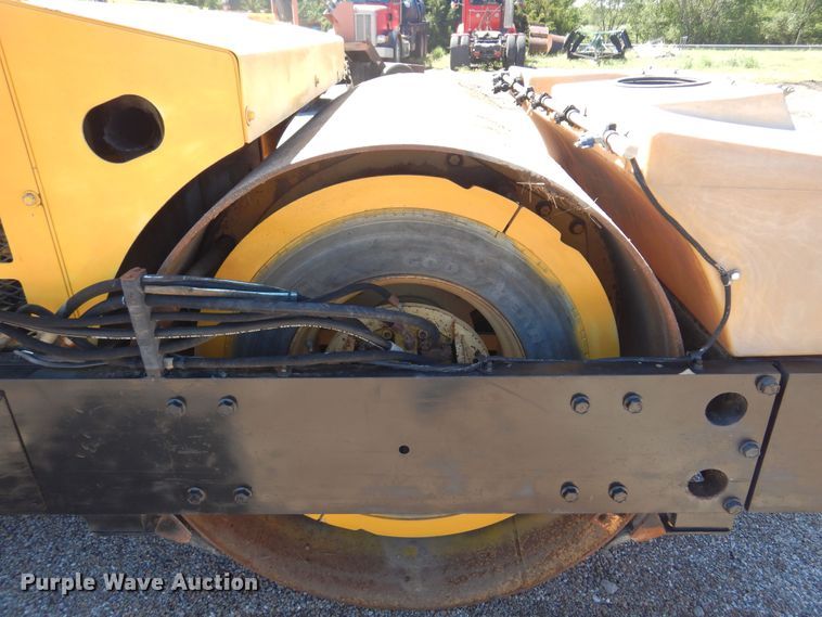 image for item DN0372 Hyster C766B  double drum vibratory roller