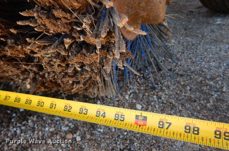 image for item DN0373 2003 Superior Broom DT80  broom