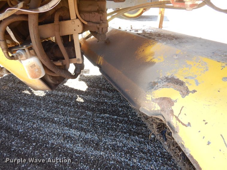 image for item DN0373 2003 Superior Broom DT80  broom