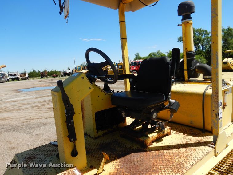 image for item DN0373 2003 Superior Broom DT80  broom