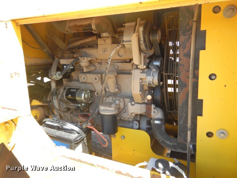 image for item DN0373 2003 Superior Broom DT80  broom