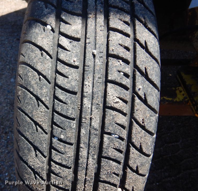 image for item DN0373 2003 Superior Broom DT80  broom