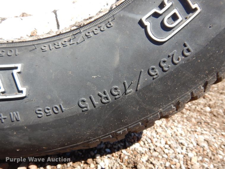 image for item DN0373 2003 Superior Broom DT80  broom