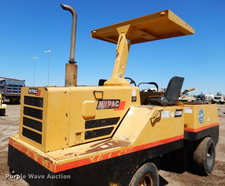 image for item DN0374 2000 Hypac C530AH  pneumatic roller