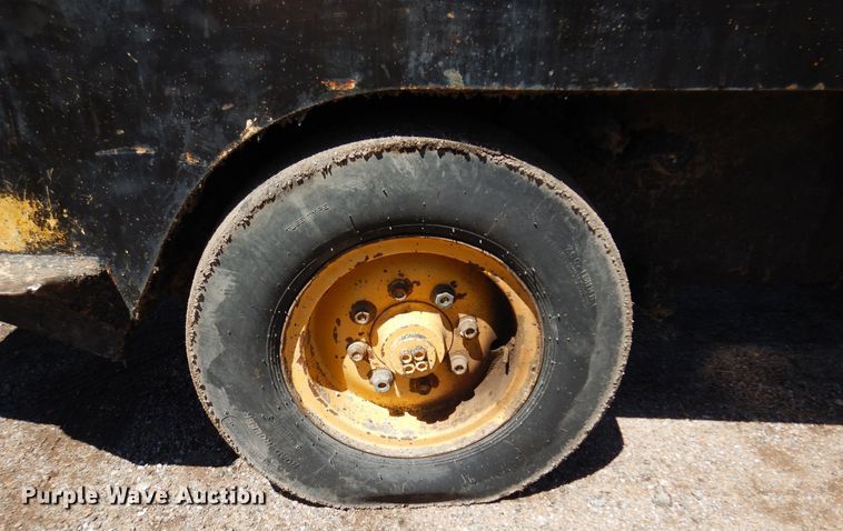 image for item DN0374 2000 Hypac C530AH  pneumatic roller