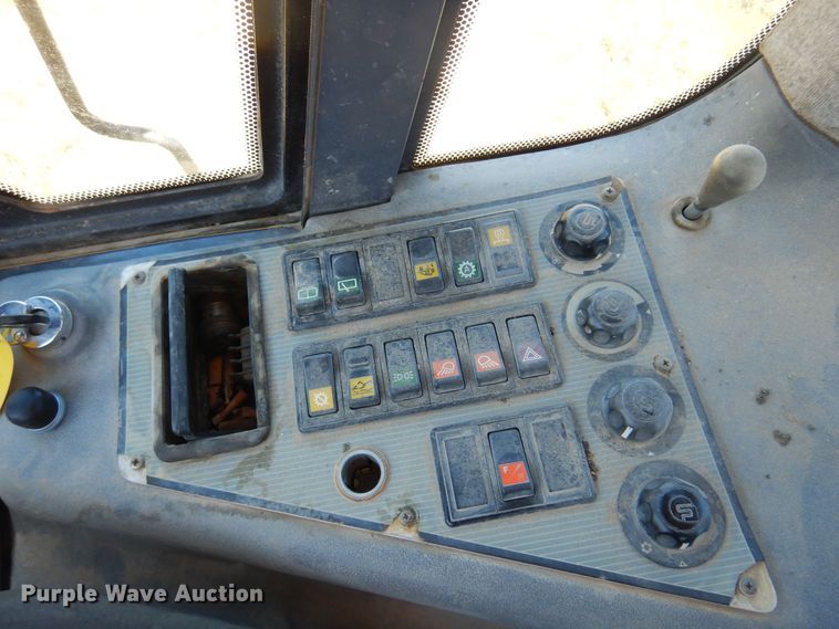 image for item DN0376 New Holland LW230  wheel loader