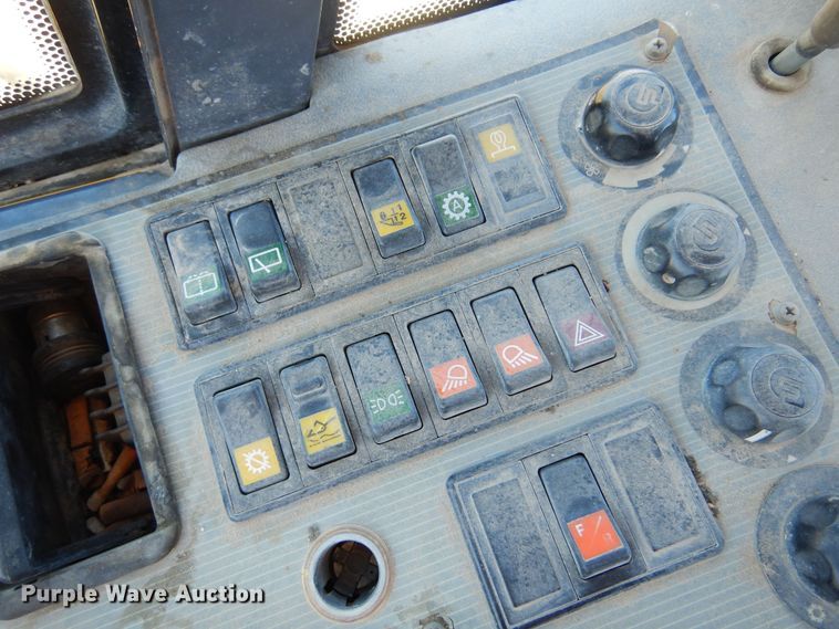 image for item DN0376 New Holland LW230  wheel loader