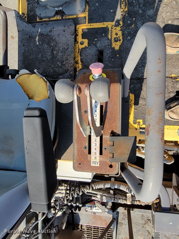 image for item DN7404 2010 Volvo PF6110  paver