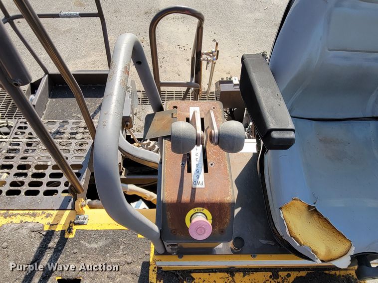 image for item DN7404 2010 Volvo PF6110  paver