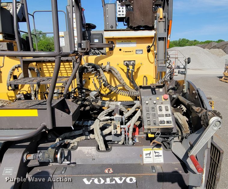 image for item DN7404 2010 Volvo PF6110  paver