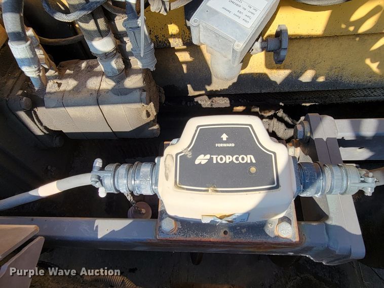 image for item DN7404 2010 Volvo PF6110  paver