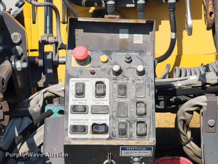 image for item DN7404 2010 Volvo PF6110  paver