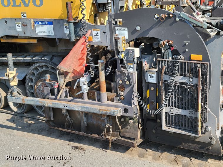 image for item DN7404 2010 Volvo PF6110  paver