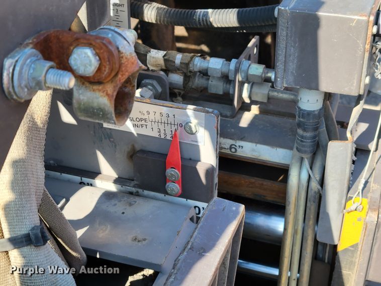 image for item DN7404 2010 Volvo PF6110  paver