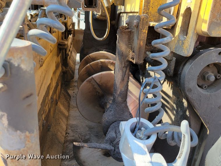 image for item DN7404 2010 Volvo PF6110  paver