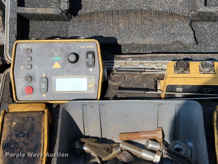 image for item DN7404 2010 Volvo PF6110  paver