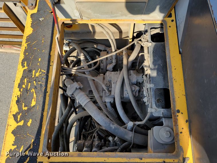 image for item DN7404 2010 Volvo PF6110  paver