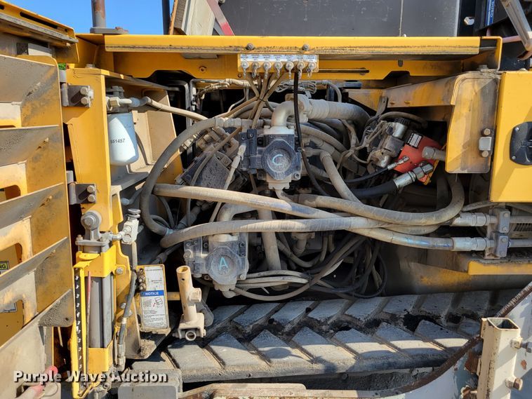 image for item DN7404 2010 Volvo PF6110  paver