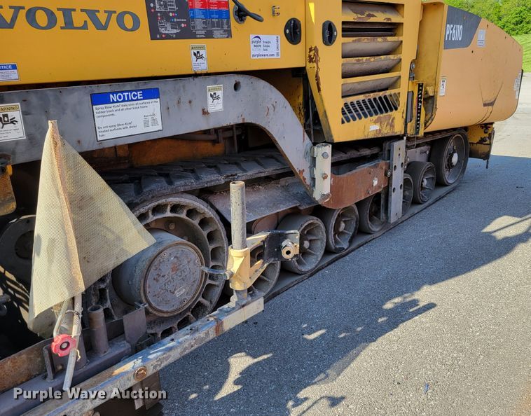 image for item DN7404 2010 Volvo PF6110  paver