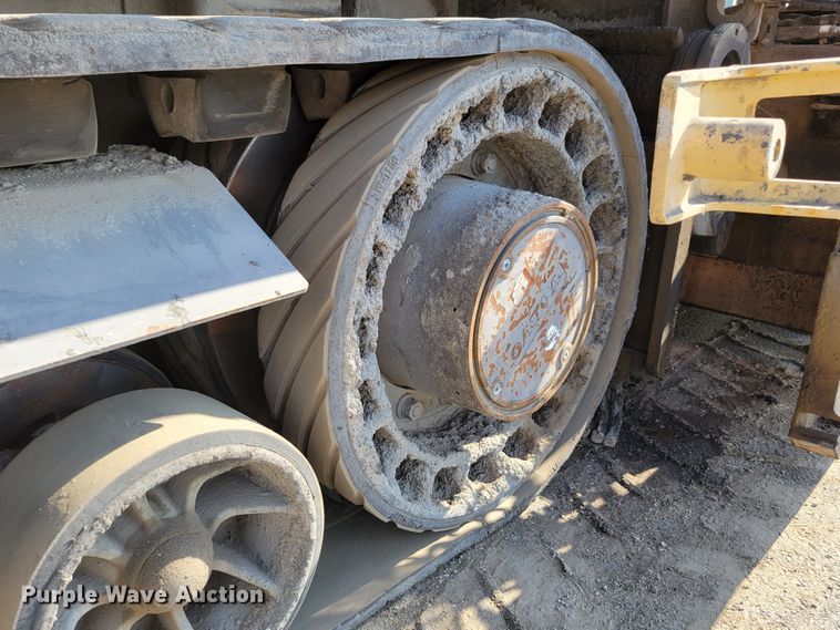 image for item DN7404 2010 Volvo PF6110  paver