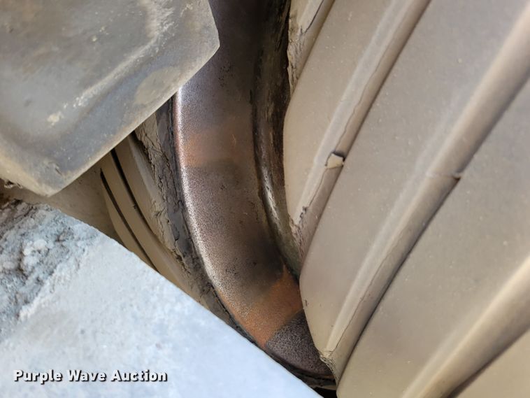 image for item DN7404 2010 Volvo PF6110  paver