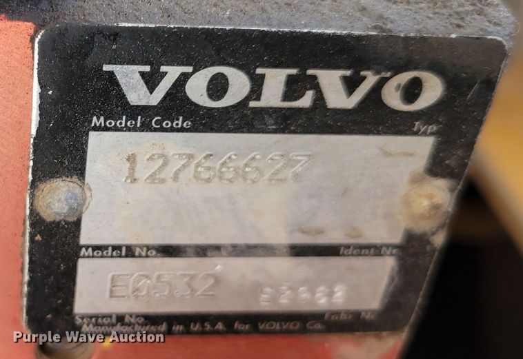 image for item DN7404 2010 Volvo PF6110  paver