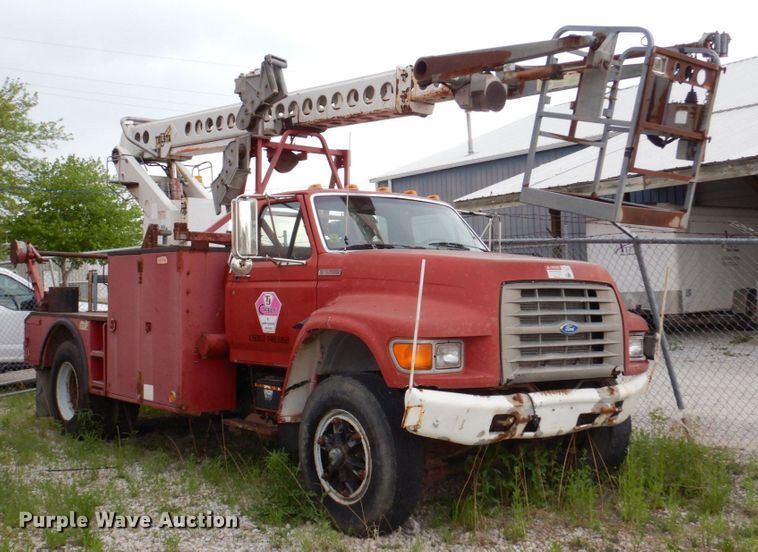 image for item DN7406 1995 Ford F800  bucket truck
