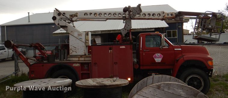 image for item DN7406 1995 Ford F800  bucket truck