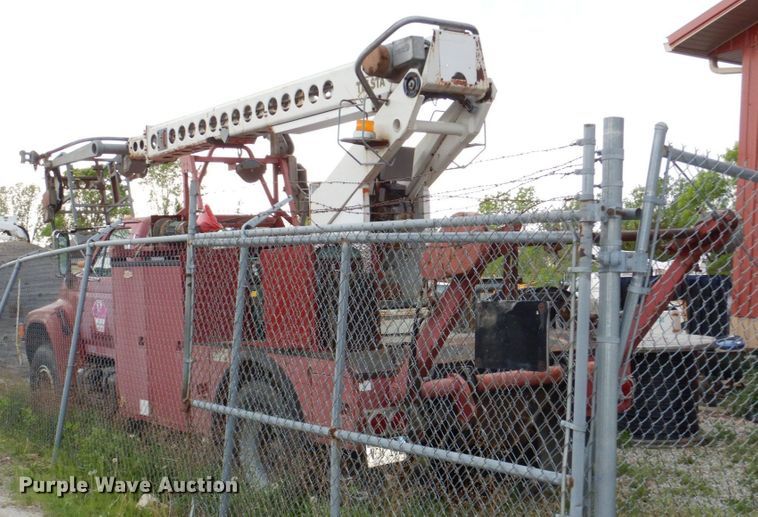 image for item DN7406 1995 Ford F800  bucket truck