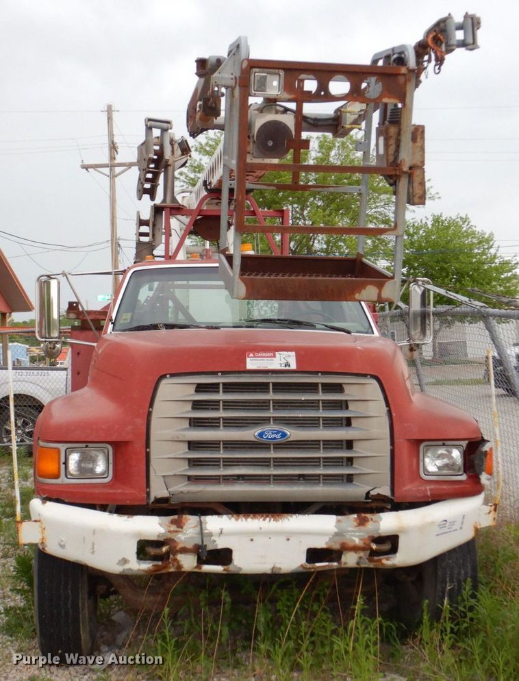 image for item DN7406 1995 Ford F800  bucket truck