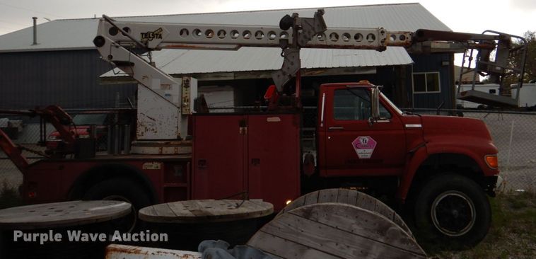 image for item DN7406 1995 Ford F800  bucket truck