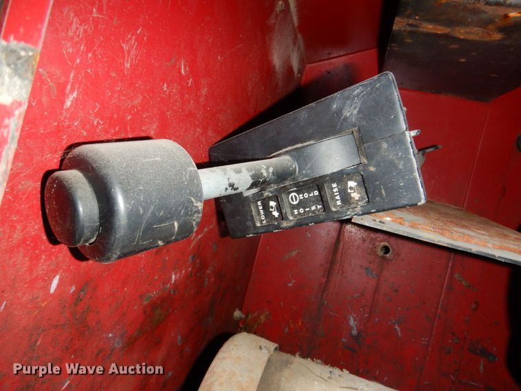 image for item DN7406 1995 Ford F800  bucket truck