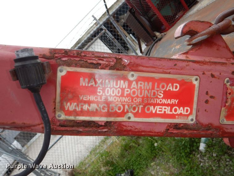 image for item DN7406 1995 Ford F800  bucket truck