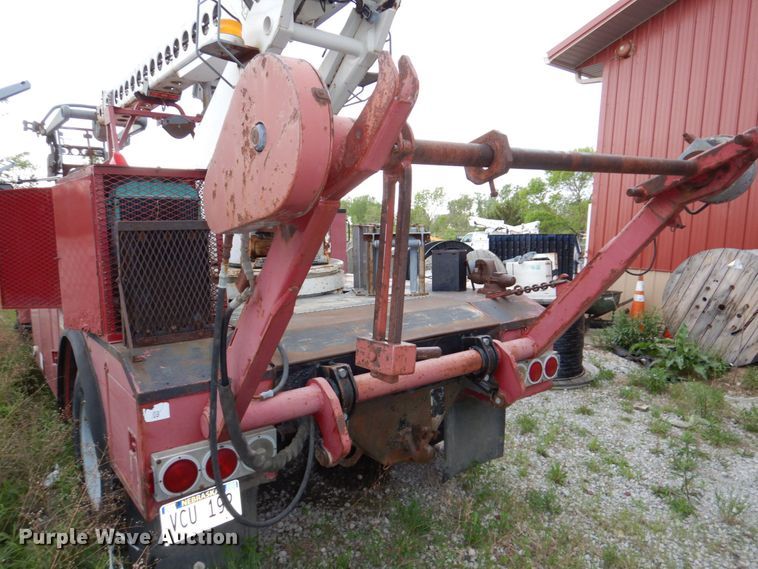 image for item DN7406 1995 Ford F800  bucket truck
