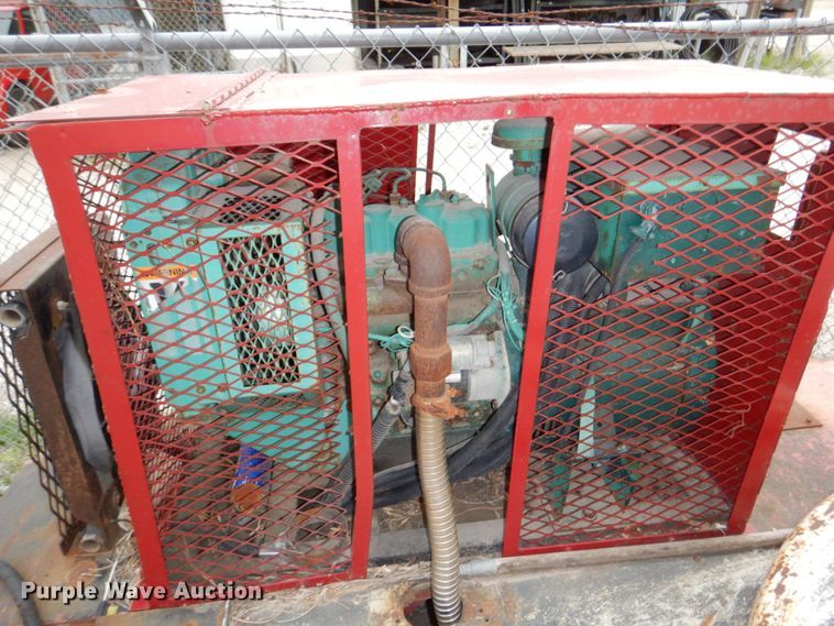 image for item DN7406 1995 Ford F800  bucket truck