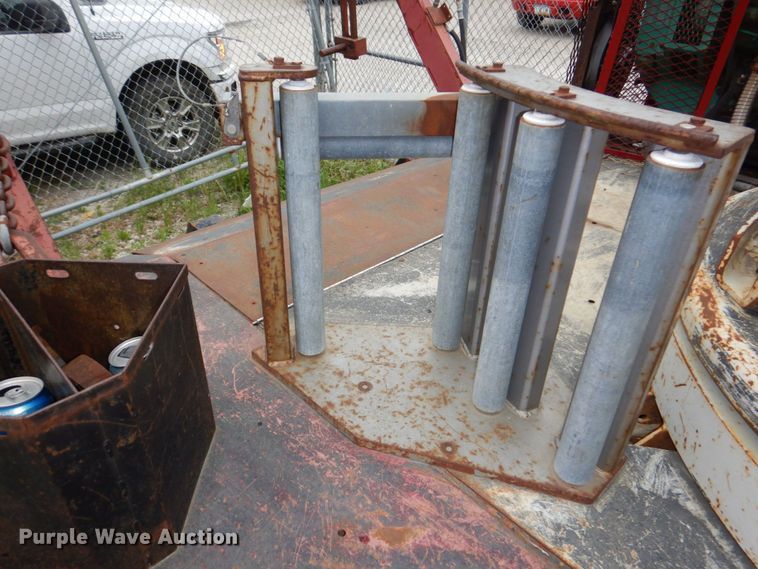 image for item DN7406 1995 Ford F800  bucket truck