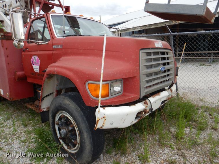 image for item DN7406 1995 Ford F800  bucket truck