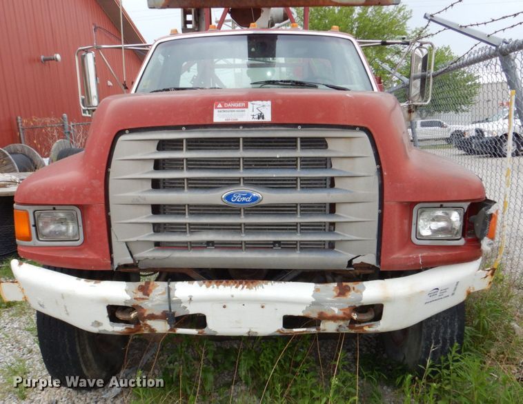 image for item DN7406 1995 Ford F800  bucket truck