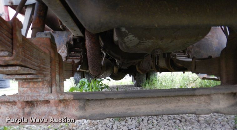 image for item DN7406 1995 Ford F800  bucket truck