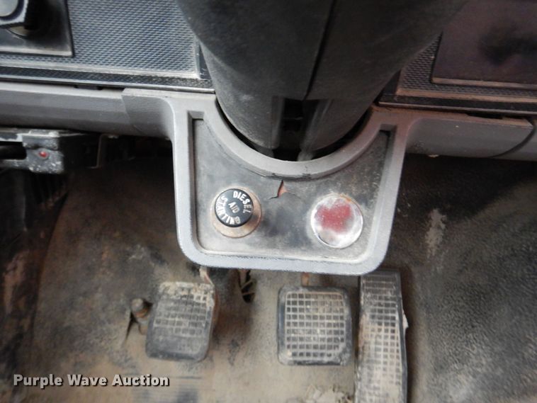 image for item DN7406 1995 Ford F800  bucket truck