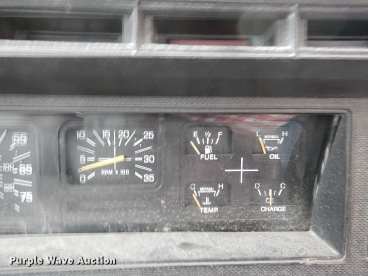 image for item DN7406 1995 Ford F800  bucket truck