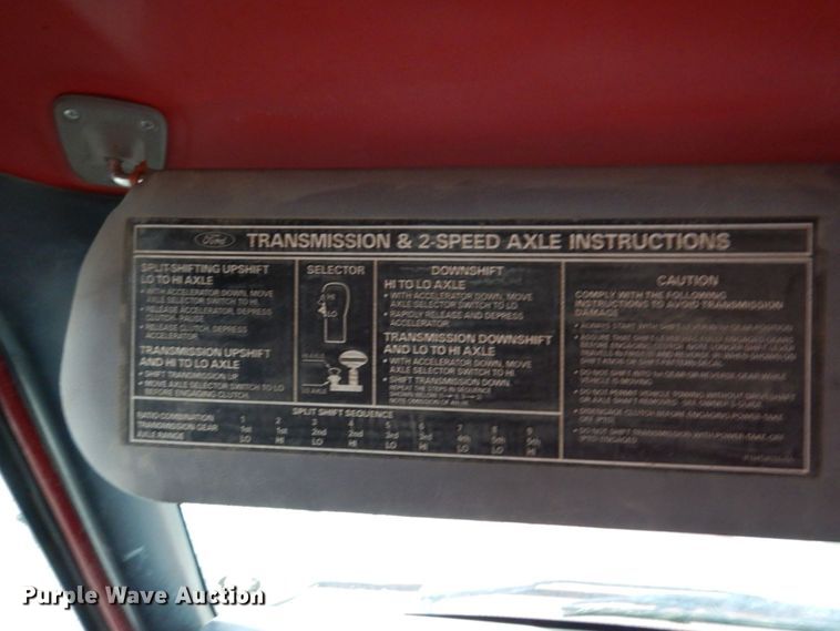 image for item DN7406 1995 Ford F800  bucket truck