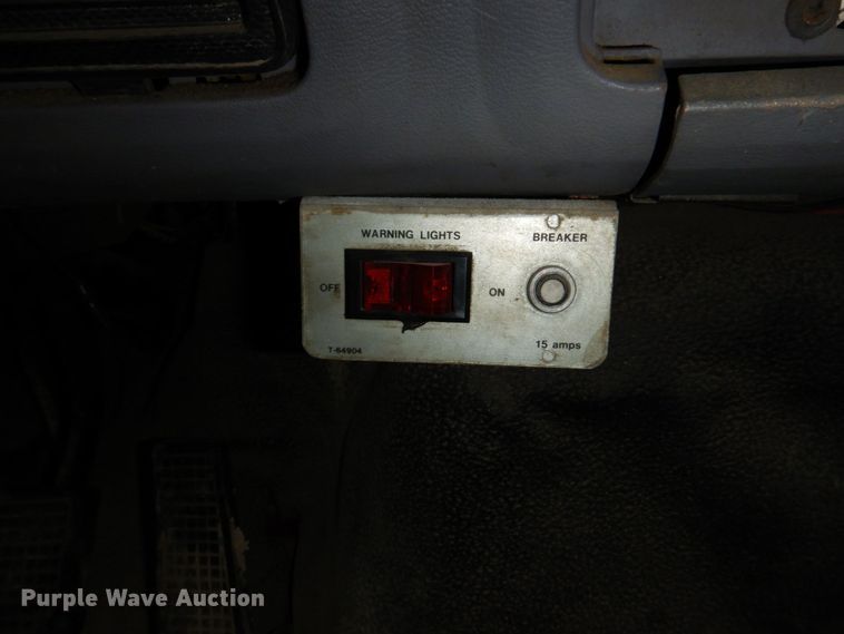 image for item DN7406 1995 Ford F800  bucket truck