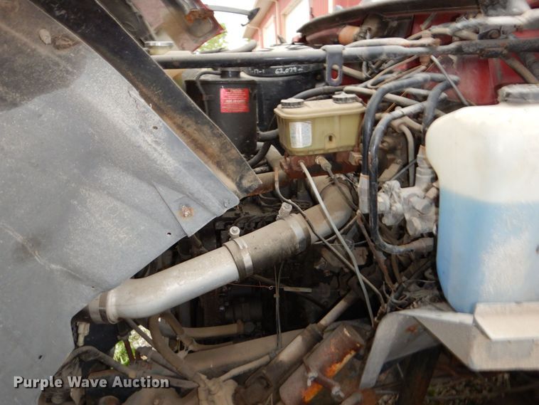 image for item DN7406 1995 Ford F800  bucket truck